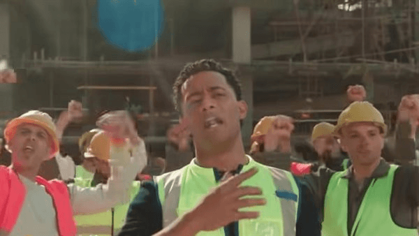 محمد رمضان يحتفل بعيد العمال بأغنية "الهمة" ويُطلق مسابقة جديدة على "رمادونا" (فيديو)
