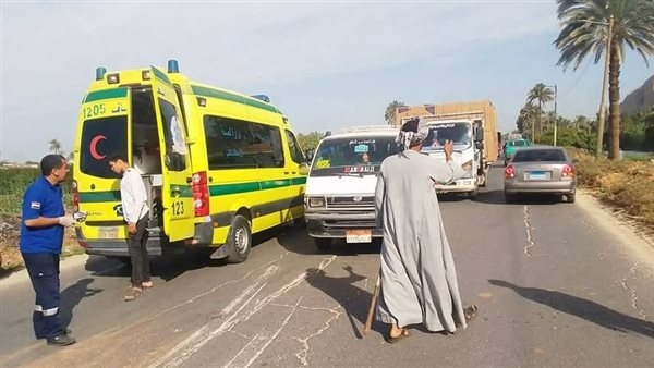 مصرع وإصابة 12 شخصًا في حادث إنقلاب ميكروباص بطريق الواحات بالمنيا