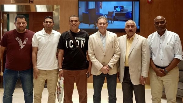 التحدى الليبي يكرم خالد جلال وجهازه بعد نهاية الموسم