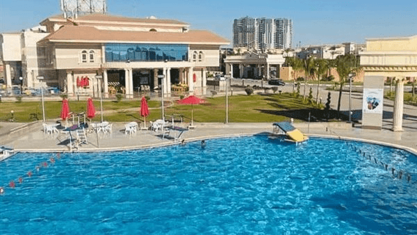 منها الطفح الجلدي والإسهال.. أمراض خطيرة يسببها حمام السباحة