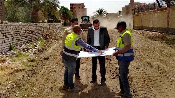 بالصور.. رئيس «مدينة الأقصر» يتفقد تنفيذ أعمال خطة تطوير المدينة