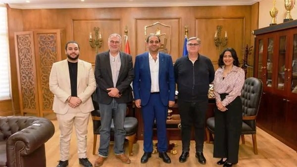 رئيس جامعة بورسعيد يبحث مع وفد فرنسي سبل التعاون