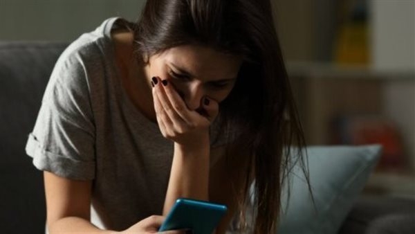 فتاة ترتكب فعلًا صادمًا بمنزل بكوم أمبو ثالث أيام العيد.. اعرف القصة