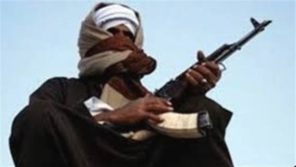 مقتل شخصين في معركة بالأسلحة النارية بين عائلتين بقرية البلابيش بسوهاج