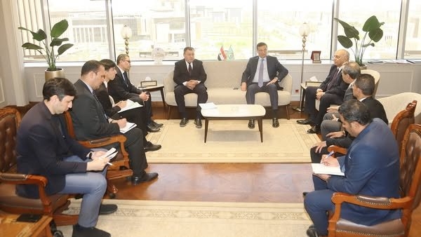وزير الزراعة يستقبل وفدًا رفيع المستوى من مجلس الوزراء بجمهورية أوزبكستان