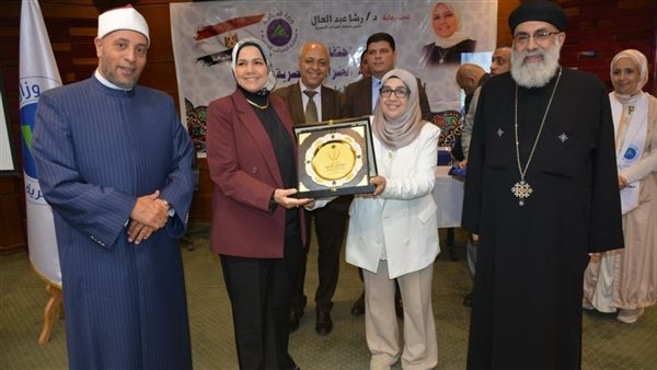 بالصور.. «الضرائب» تكرم العاملين الفائزين بالمسابقات الدينية