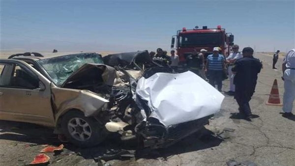 إصابة 13 شخصا في انقلاب ميكروباص بأرض زراعية بالصف