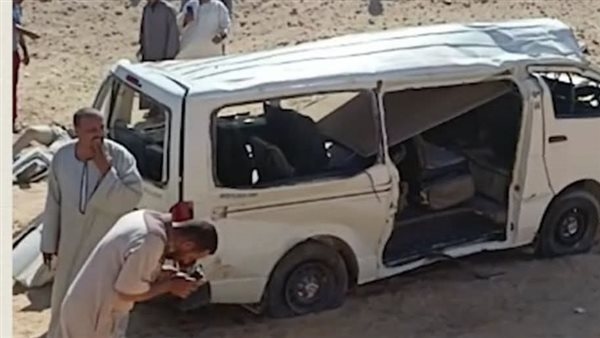 بينهم 10أطفال.. مصرع وإصابة 16شخصًا في انقلاب ميكروباص بالمنيا