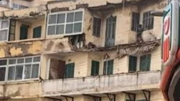 تفاصيل سقوط شرفة شقة سكنية بالفيوم