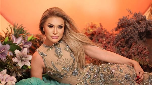 10 ملايين مشاهدة ولوك من تصميم ابنتها.. نوال الزغبي تحتفل بألبومها الجديد (صور)