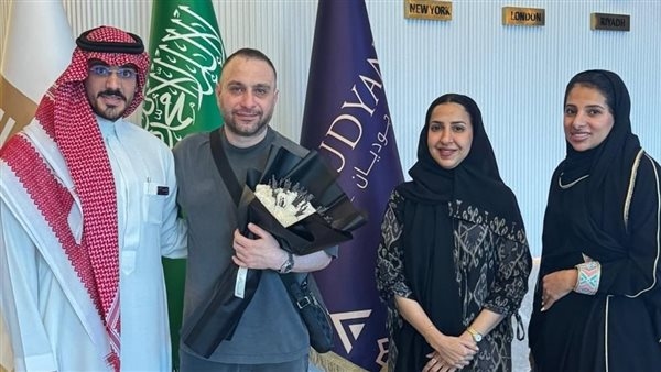 حسام حبيب يصل جدة استعدادا لأول حفل له في السعودية تحت عنوان "أحاسيس"