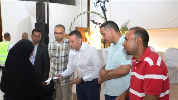 4 ملايين و469 ألف جنيه مساعدات مالية لـ650 أسرة أكثر احتياجا بأسوان
