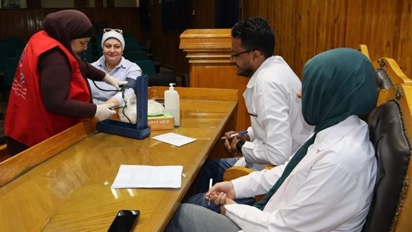 تعليم القاهرة تختتم حملة "100 مليون صحة" للكشف على العاملين ضمن المبادرات الرئاسية