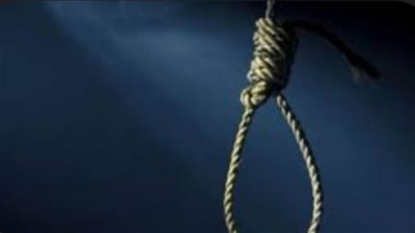 بسبب هاتف محمول.. طالبة جامعية تنهي حياتها شنقا بقنا