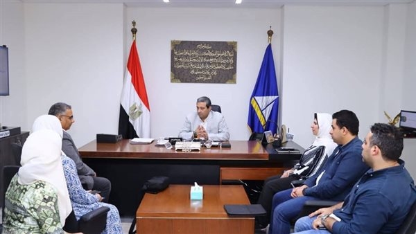 محافظ دمياط يعقد اجتماعًا لمناقشة مخطط مشروع تطوير كورنيش البحر برأس البر