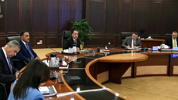 رئيس الوزراء يترأس اجتماع مجلس المحافظين ويكلف بسرعة تشكيل لجان حصر وحدات "الإيجار القديم"