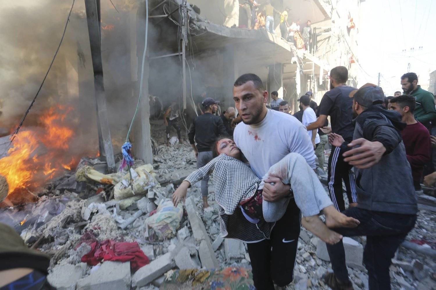 52 شهيداً في غارات إسرائيلية بغزة والاحتلال يعلن مقتل جندي بخان يونس