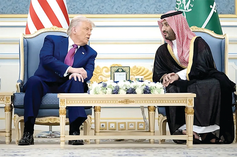 ترامب يستجيب للأمير محمد بن سلمان ويرفع العقوبات عن سوريا