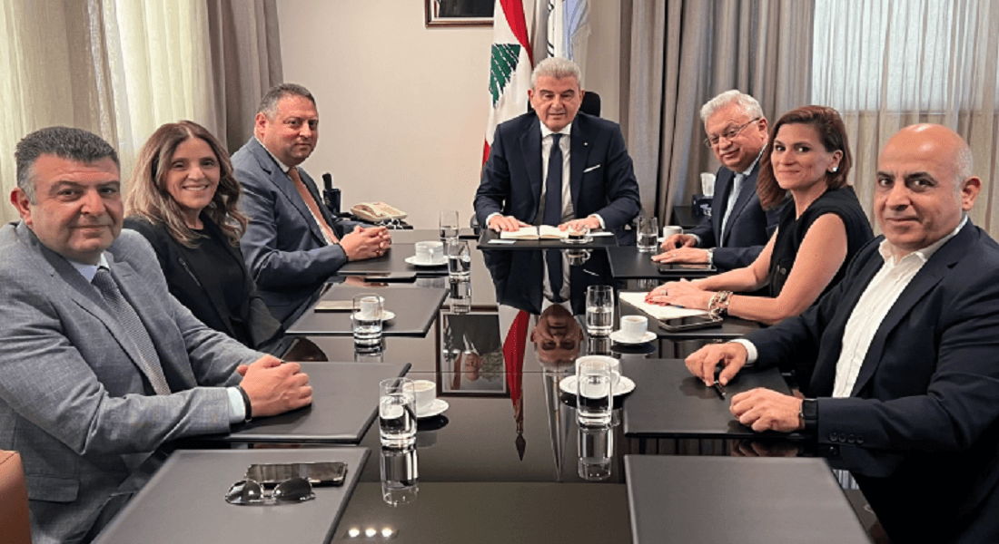 وزير الصناعة يعرض مع 'تجمّع الشركات' تحسين ظروف الأعمال والاستثمار