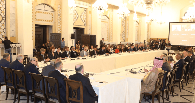 رسامني من مؤتمر إعادة إعمار لبنان: خطة استراتيجية للنهوض بالبنى التحتية