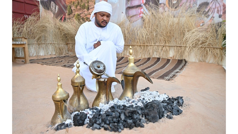 السنع الإماراتي.. «إتيكيت الأولين» يثري وجدان الأجيال