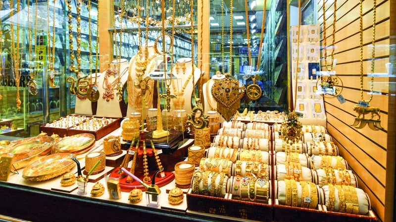 الذهب يواصل الارتفاع وينعش تجارة السبائك