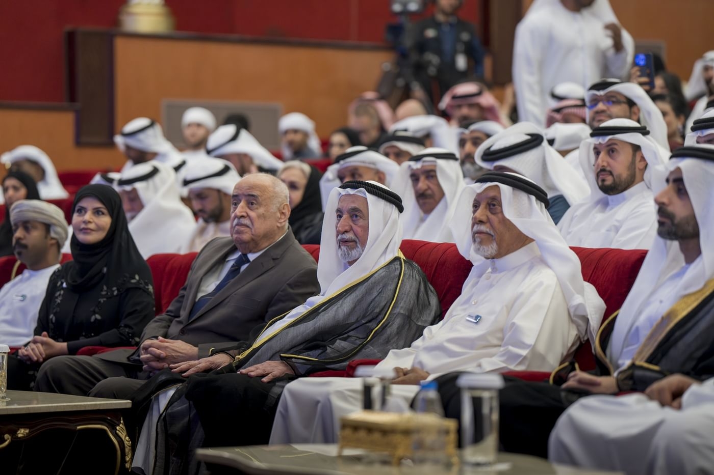 سلطان القاسمي يشهد ختام الدورة الـ34 من أيام الشارقة المسرحية ويكرم الفائزين