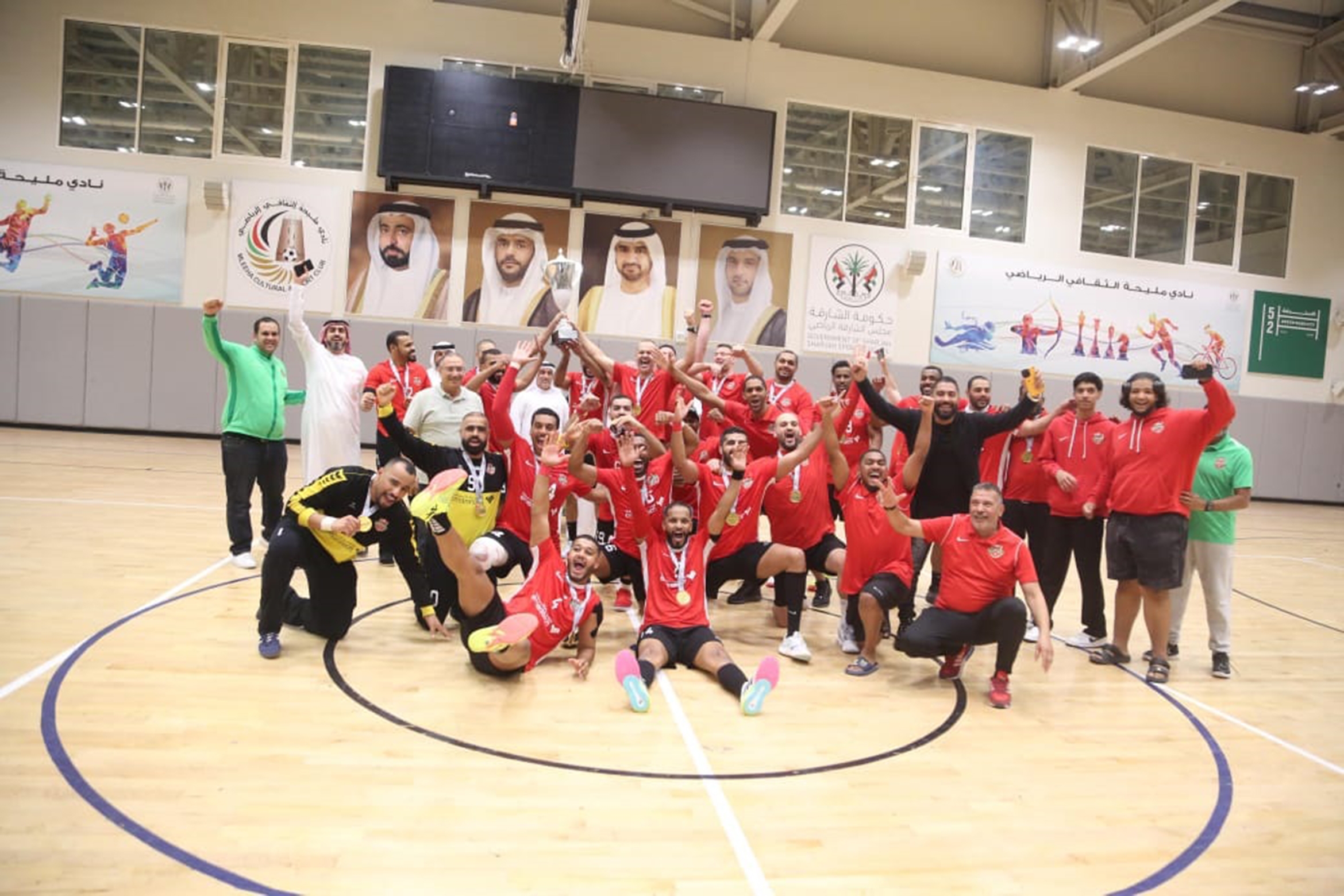 كأس الاتحاد يلمع في «يد» شباب الأهلي