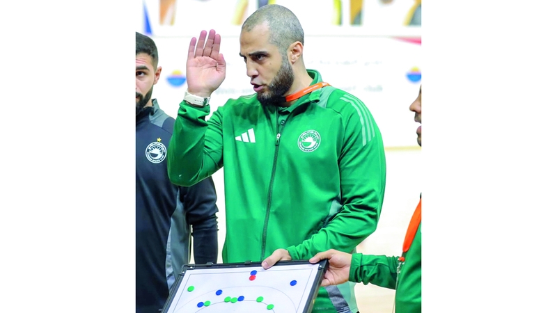 «يد» الشارقة تفسخ عقد المدرب كشك