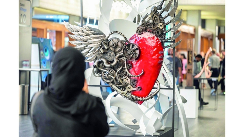نساء على جادة الفن يستعرضن مواهبهن في دبي