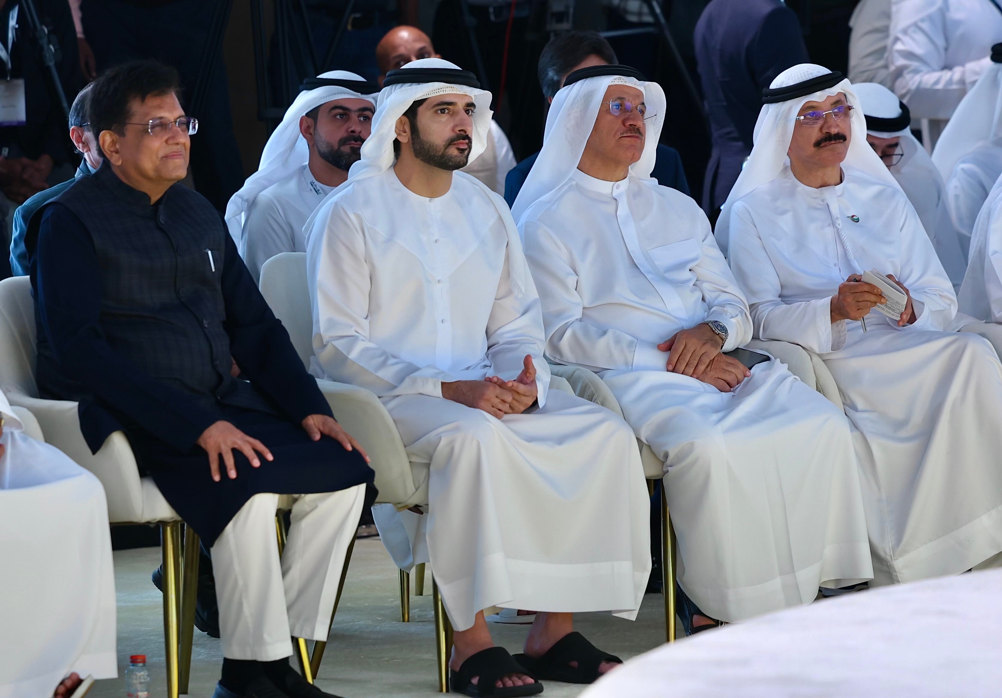 بحضور حمدان بن محمد ووزير التجارة الهندي.. موانئ دبي العالمية تعلن البدء في بناء "بهارات مارت" في دبي