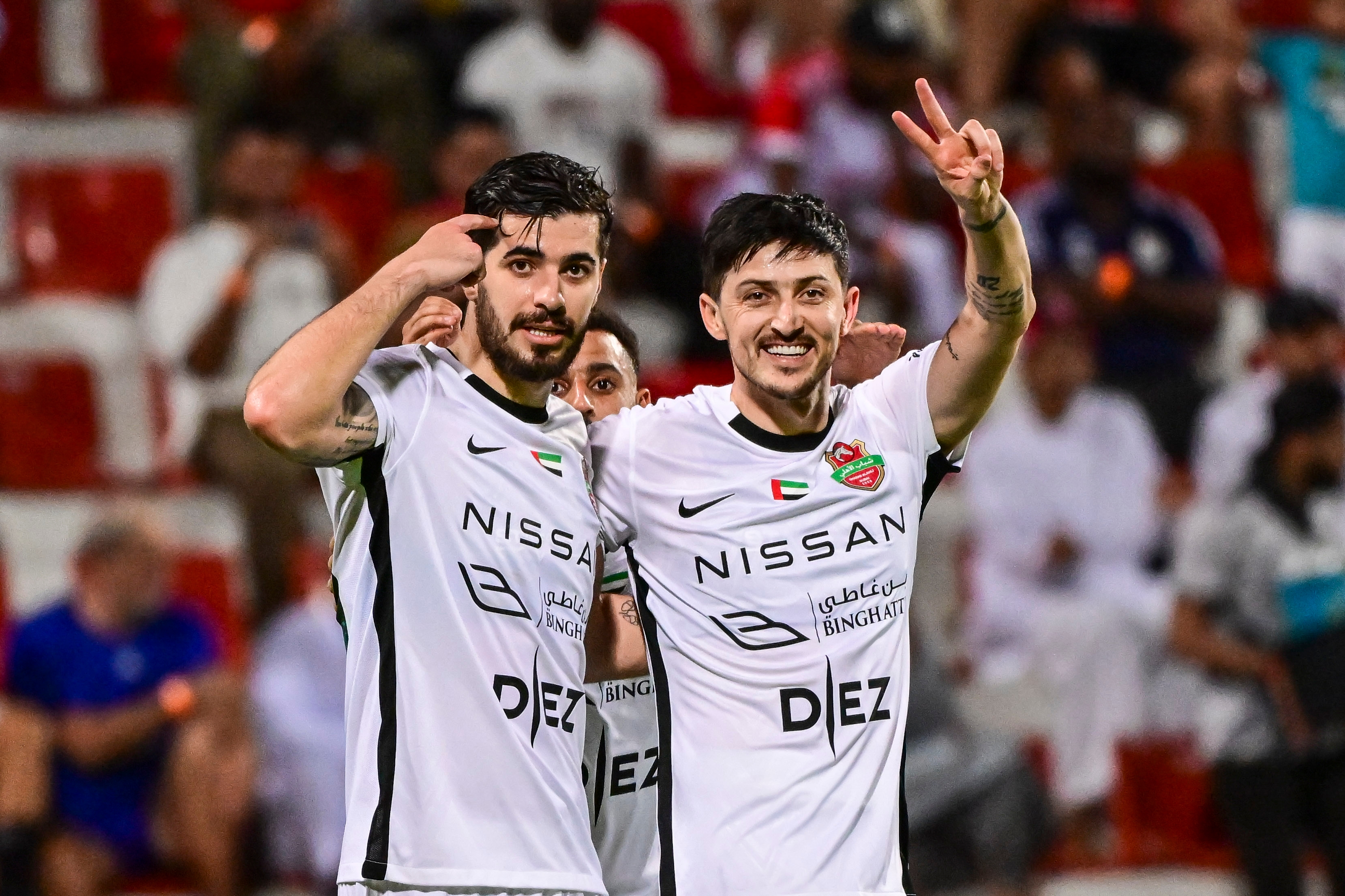 شباب الأهلي يطير فرحاً بالاقتراب من درع الدوري