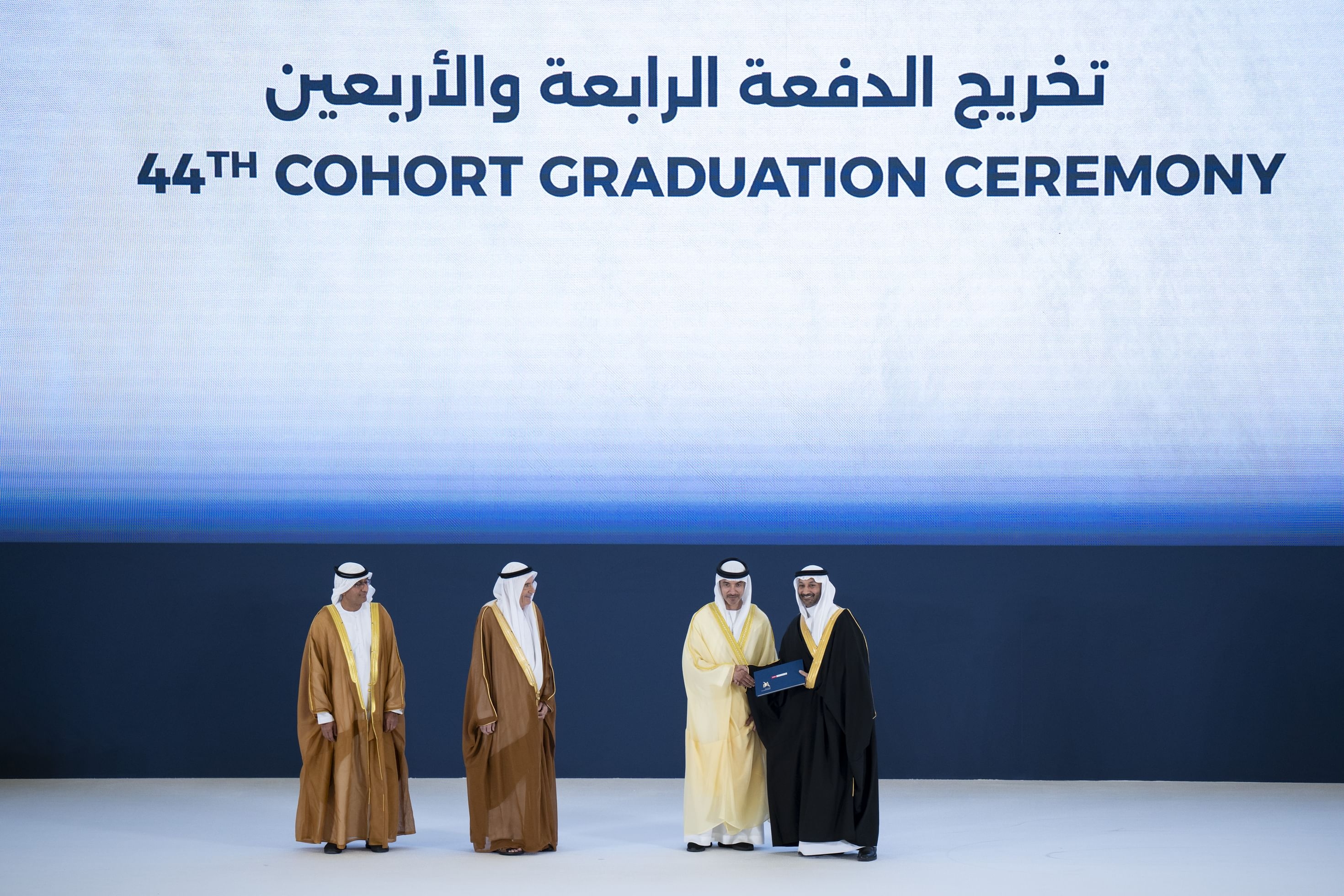 تحت رعاية رئيس الدولة.. هزاع بن زايد يشهد حفل تخريج الدفعة الـ44 من طلبة جامعة الإمارات