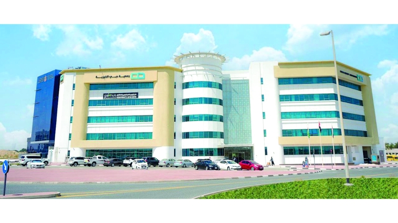 «دبي الخيرية» تسدد 27 ألف درهم متأخرات إيجارية عن «أبويزن»