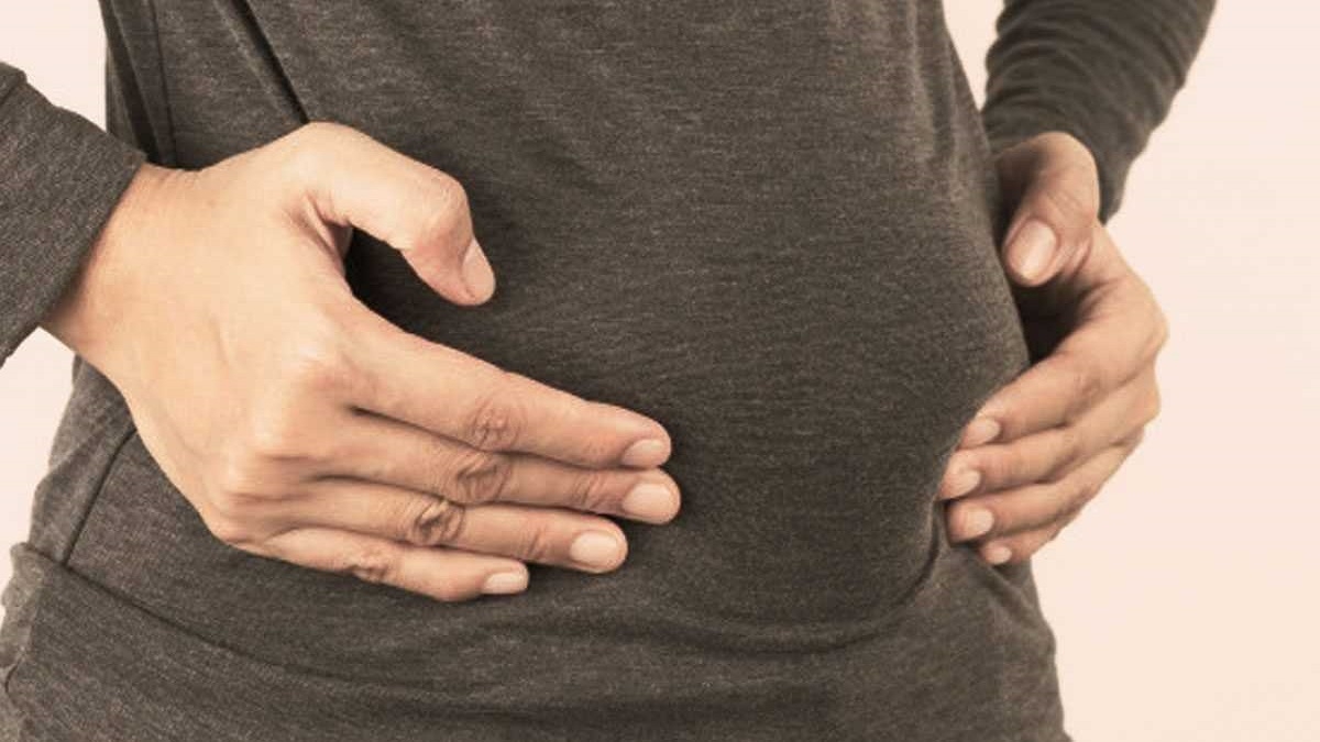 مخاطر تناول الطعام بسرعة أكبر من الانتفاخ والغازات.. مختصون يحذرون من عواقب وخيمة