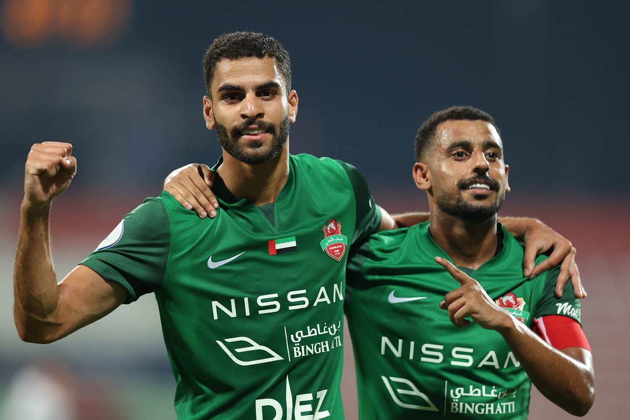 شباب الأهلي ينجو من كمين الحصن بـ «شخصية البطل»