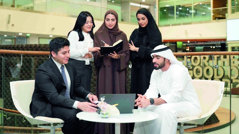 «دبي القابضة» تُطلق برنامجاً لاستقطاب الكفاءات الإماراتية