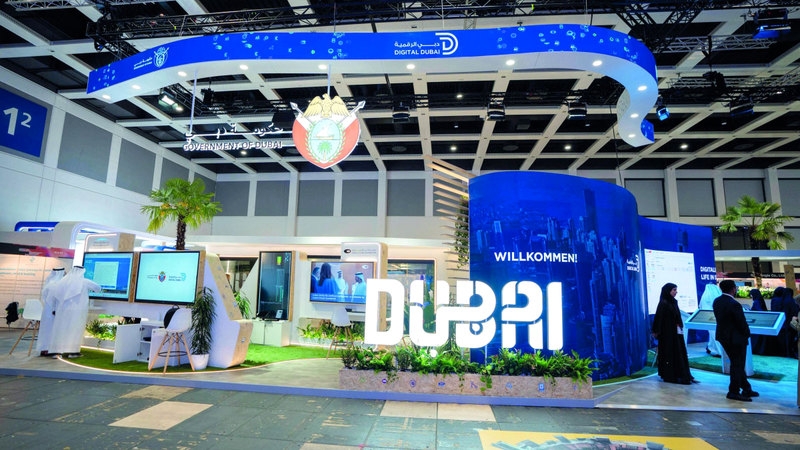 جناح دبي يعرض أحدث ابتكارات الذكاء الاصطناعي والخدمات الرقمية