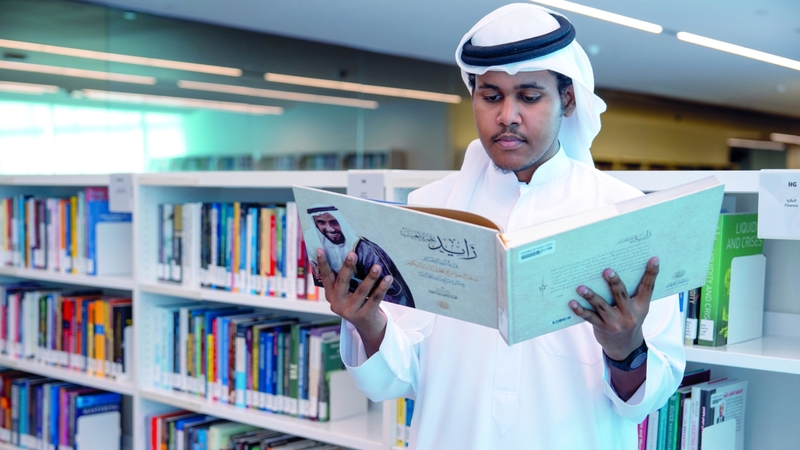 «قلب» مكتبة محمد بن راشد ينبض بإبداعات أبناء الوطن