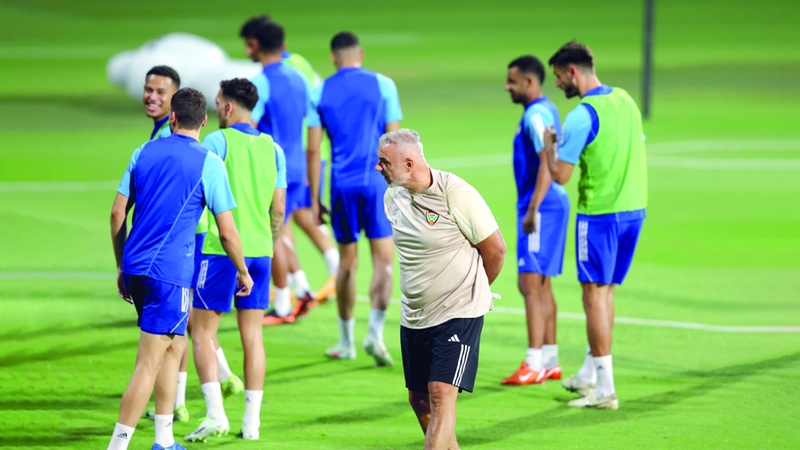 «الأبيض» كامل العدد استعداداً لأوزبكستان