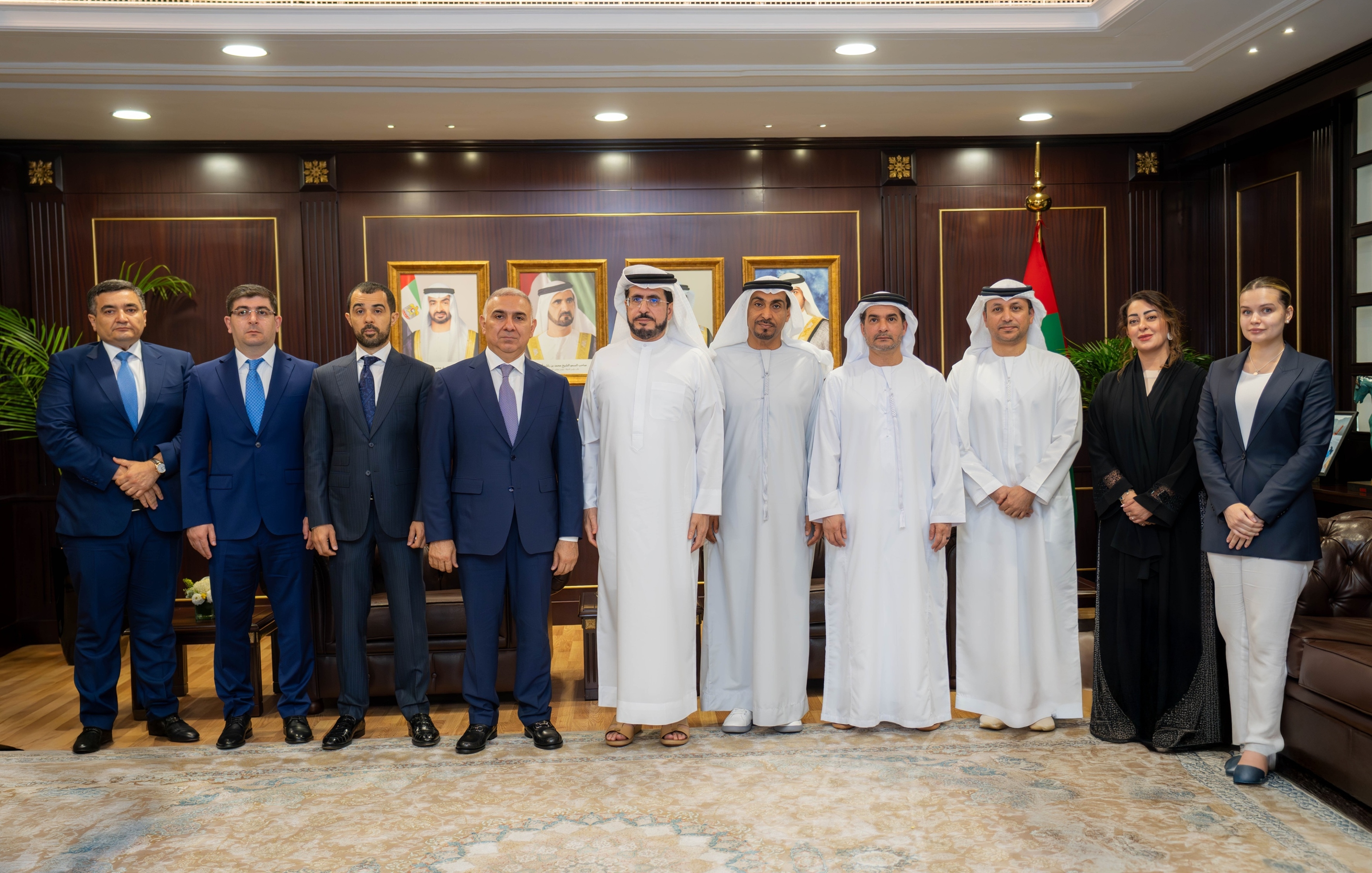 تعاون بين كهرباء دبي و"أذريشق" الأذربيجانية لتحقيق أهداف الطاقة المستدامة