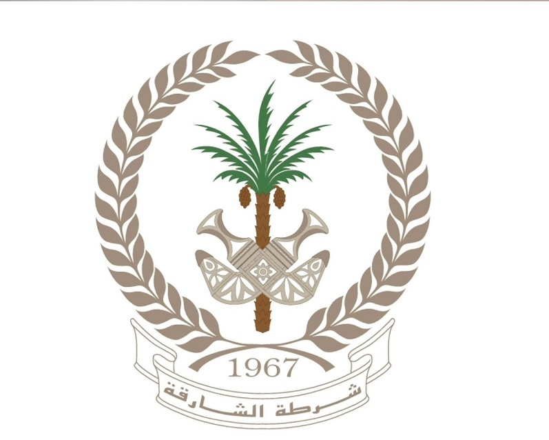 الدفاع المدني وشرطة الشارقة يباشران إخماد حريق اندلع في ميناء الحمرية