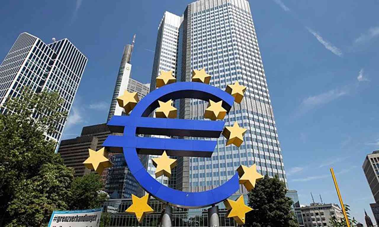 المفوضية الأوروبية تأسف "بشدة" لزيادة الرسوم الجمركية الأمريكية على الصلب