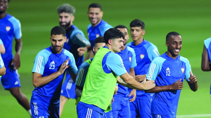 «الأبيض» يختتم تحضيرات مباراة أوزبكستان اليوم