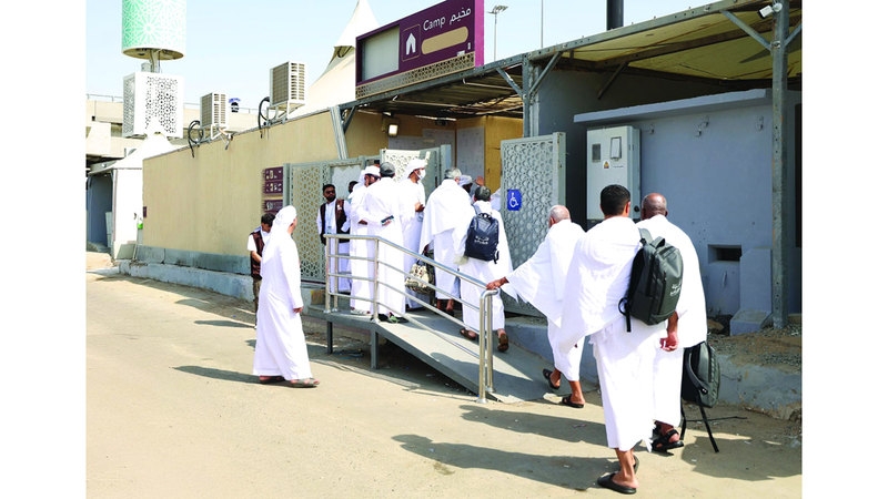 حجاج الدولة يتوافدون إلى مشعر منى في يوم التروية