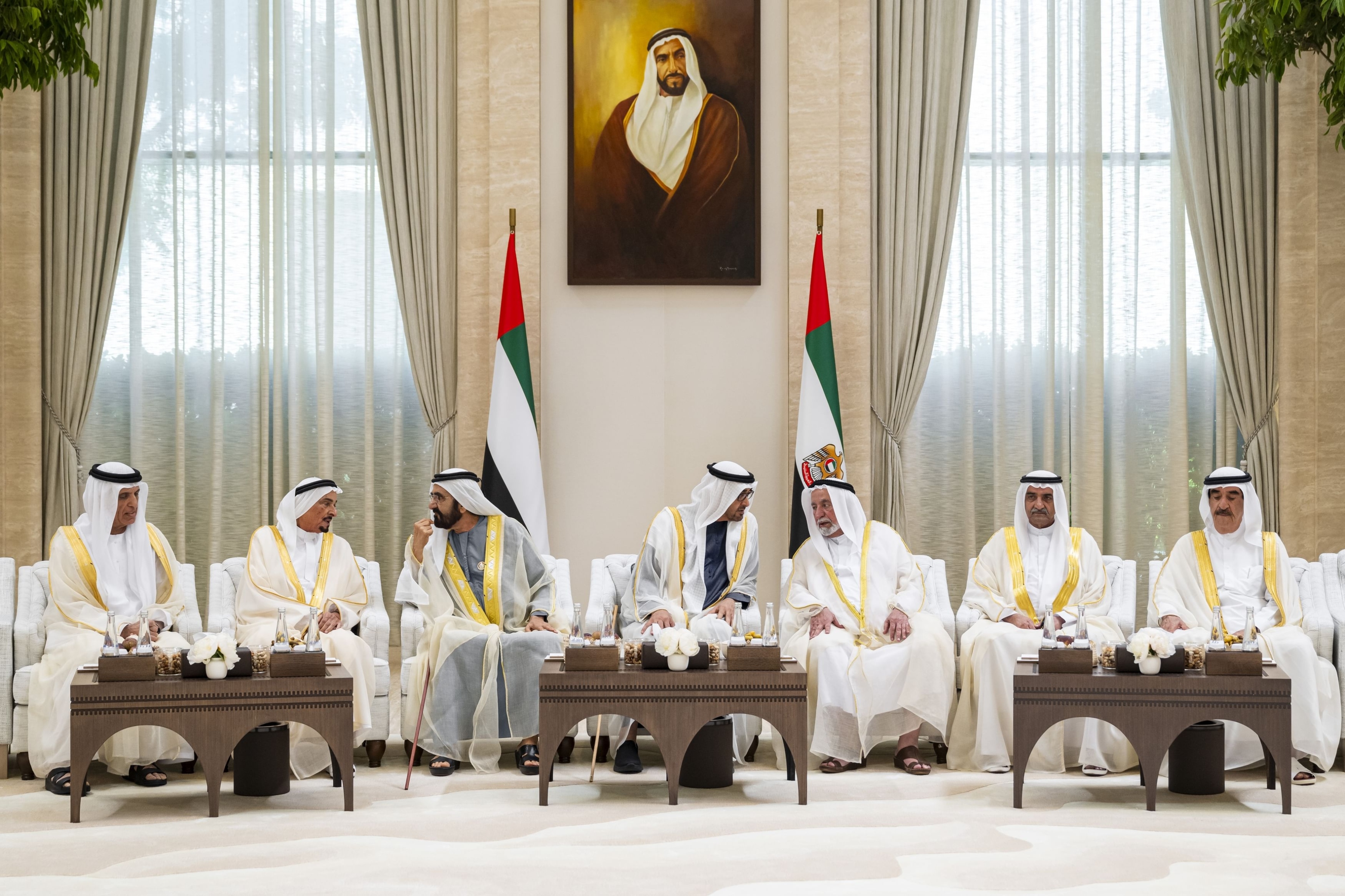 رئيس الدولة يستقبل حكام الإمارات وأولياء العهود ونواب الحكام بمناسبة عيد الأضحى المبارك