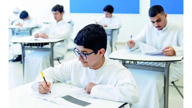 طلبة الإمارات يؤدون امتحانات نهاية العام الدراسي اليوم