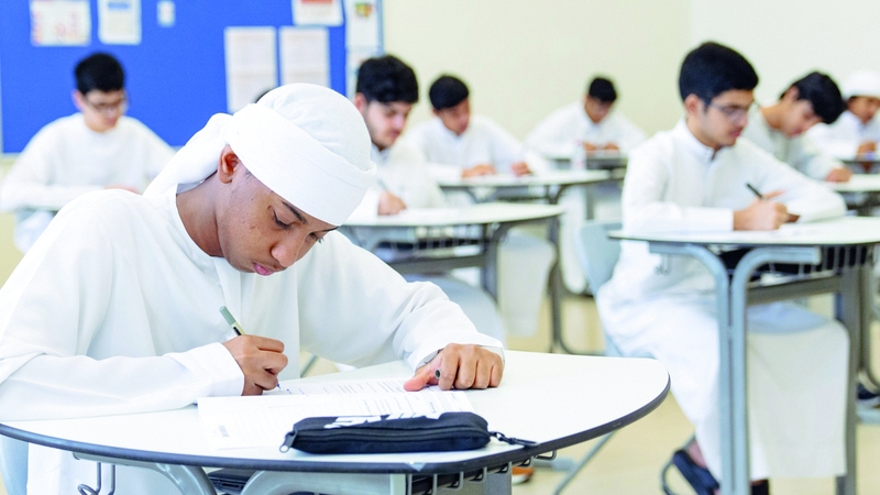 طلبة «الـ 12»: الفيزياء من المنهج.. و5 أسئلة تقيس المهارات وتختبر الفهم