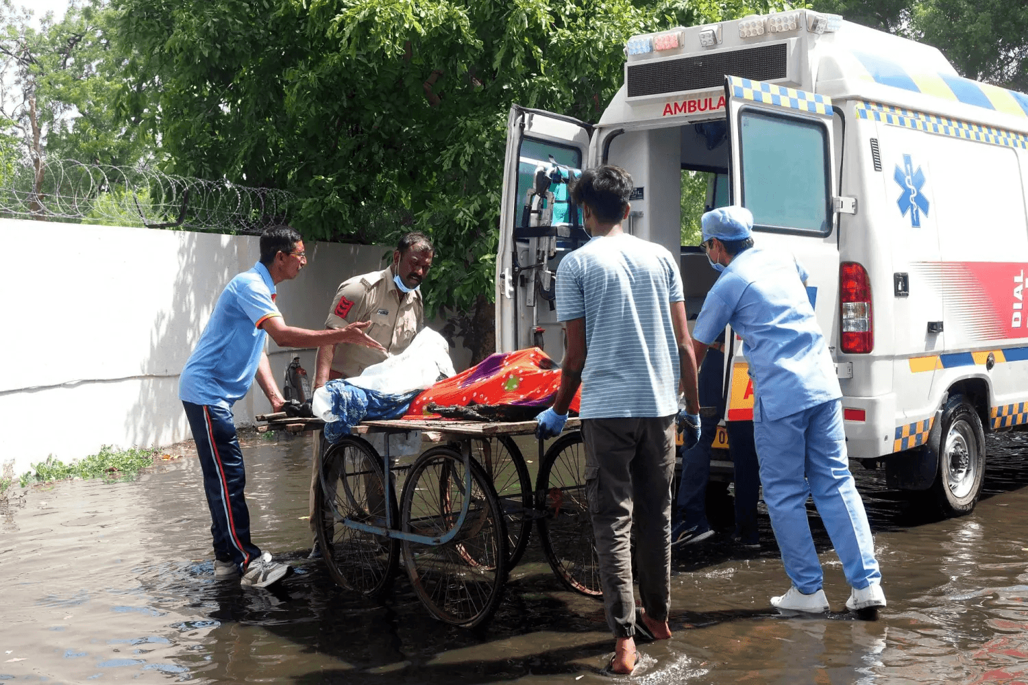 ماذا نعرف عن الناجي الوحيد من حادث تحطم الطائرة الهندية؟