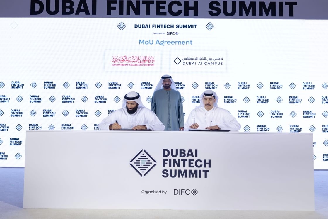دبي للموارد البشرية و'كامبس دبي' يتعاونان لتأهيل 10 آلاف شخص في الذكاء الاصطناعي بحلول 2030